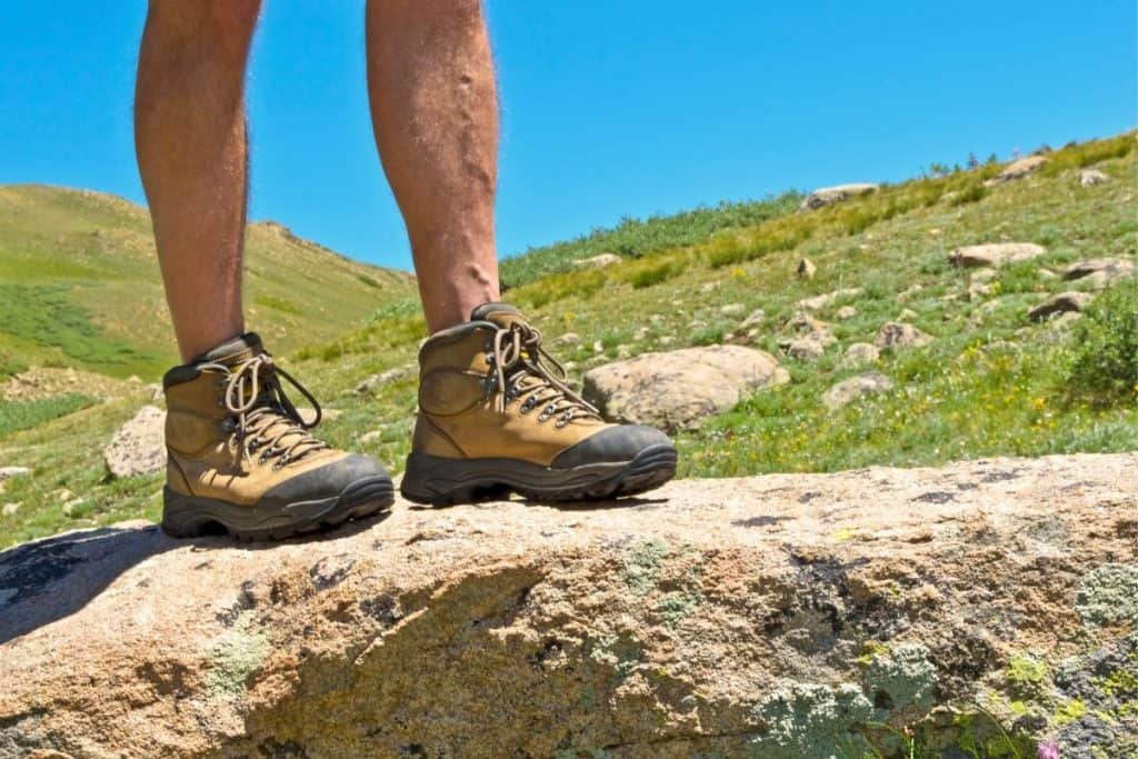 how to break in hiking boots