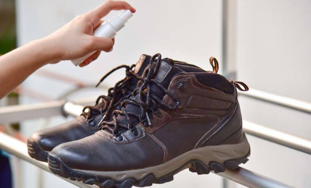 How to clean hiking boots