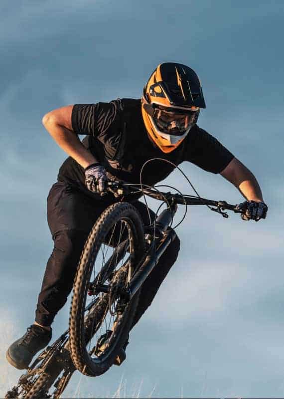 cycle-MTB-shoes-and-helmets