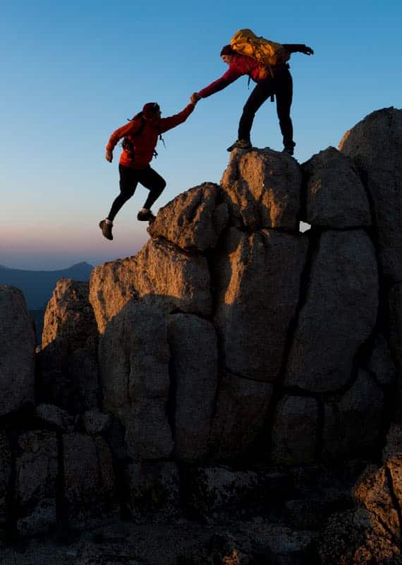 travel-worlds-most-dangerous-hikes