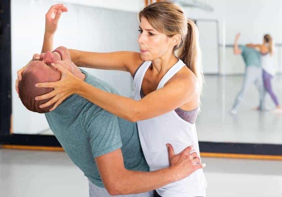 you don't need self defense kit to use this technique