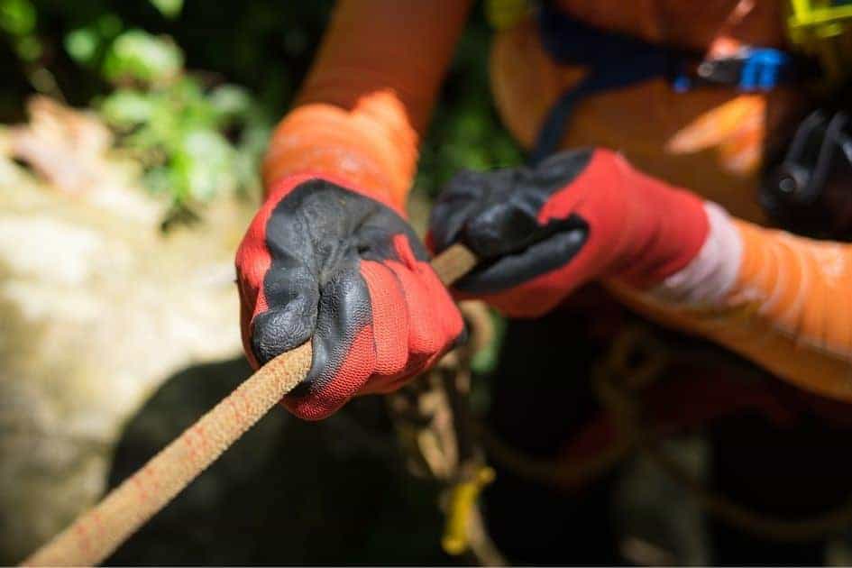 hiking gloves for climbing