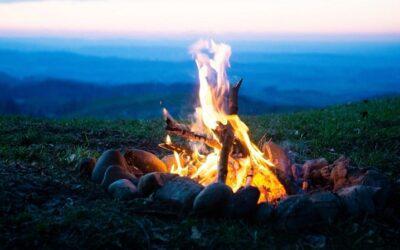How to Build a Campfire Safely & Quickly